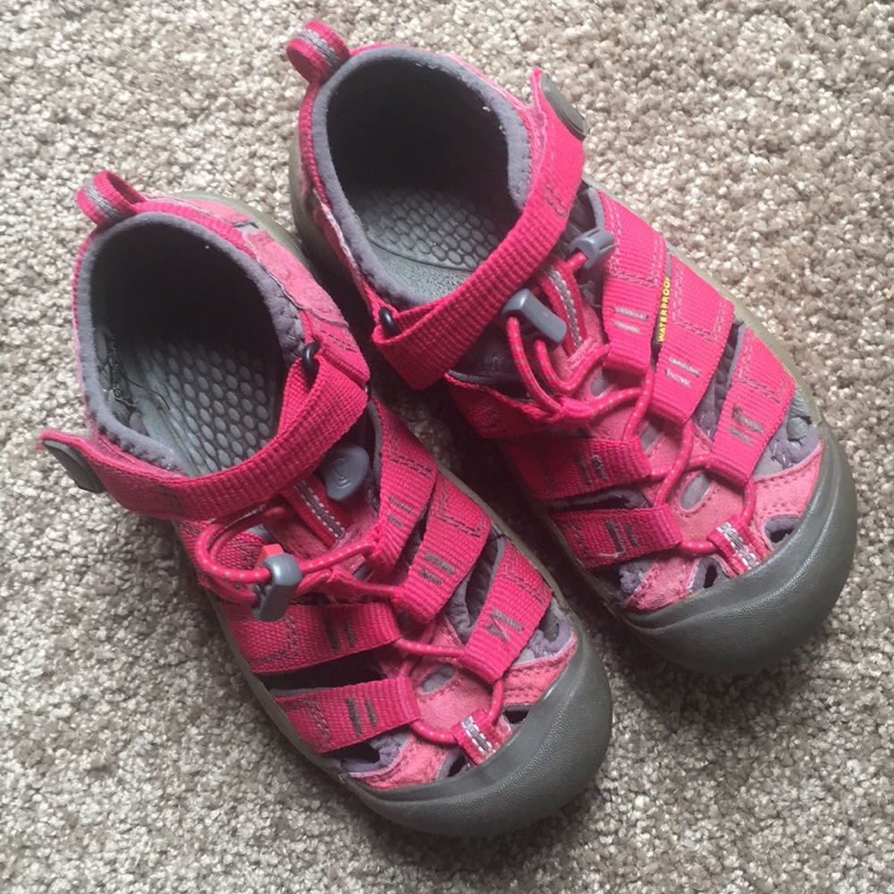 Keen sandals big kids size 1